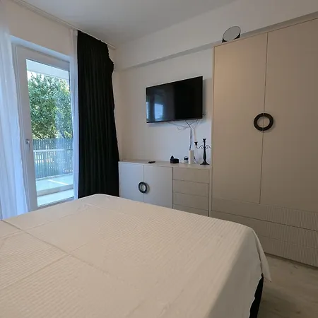 Seaside Nora - Meraki Pool And - Private Parking Appartamento Năvodari